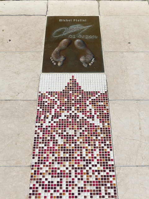 双喜临门，埃斯特旺在职业俱乐部生涯第100场里程碑中破门