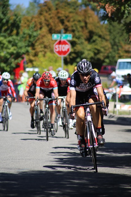 判决书：原北京人和球员陈某因多次受贿，判处有期徒刑一年半